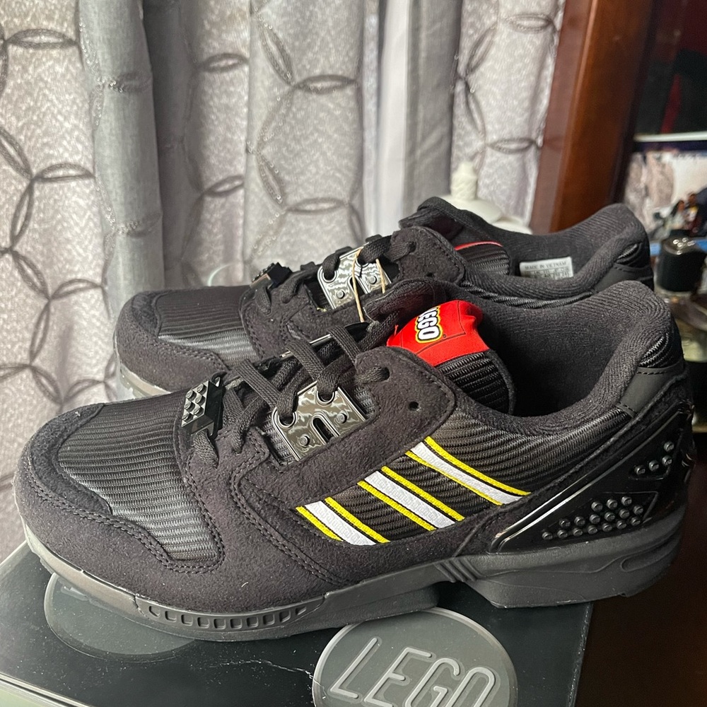 Adidas x Lego sneakers - Picture 3 of 5